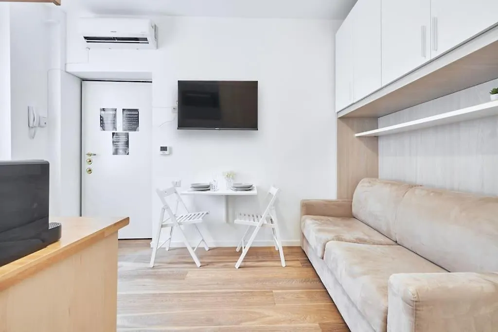 Easylife - Studio A Few Minutes From Cadorna Fs Milan 0*,  Italy